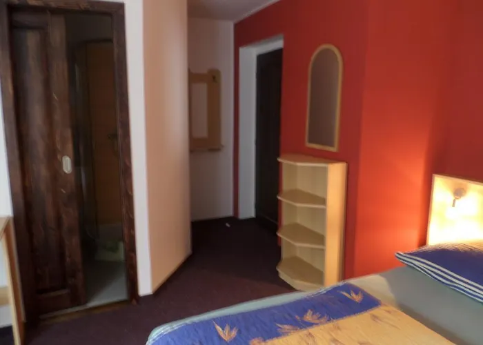 V Budech בית הארחה 3*