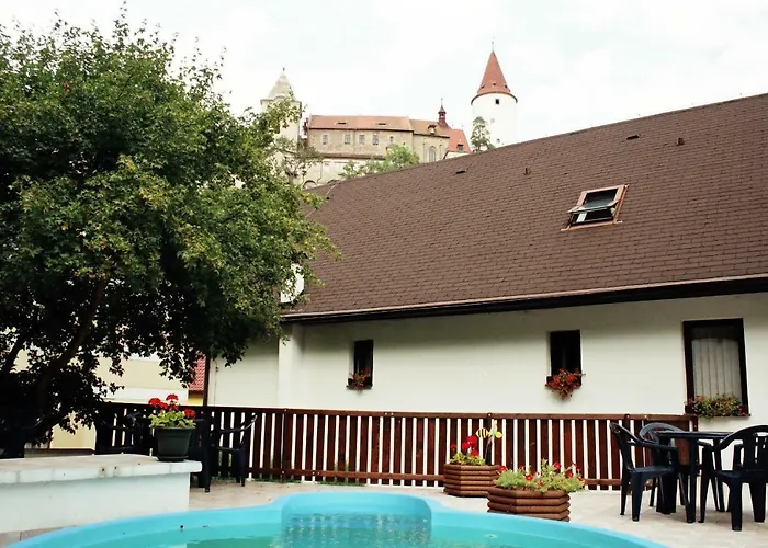 V Budech בית הארחה Křivoklát